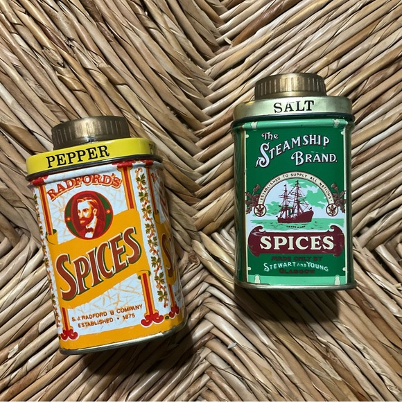 Vintage Radfords Set Salt Pepper Spices Tin Shakers - Picture 3 of 6
